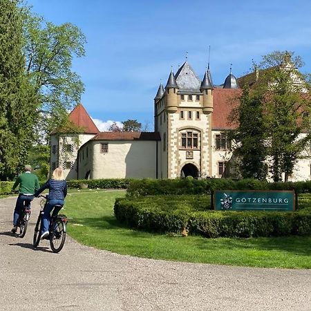 Schlosshotel Goetzenburg Ягстхаузен Экстерьер фото