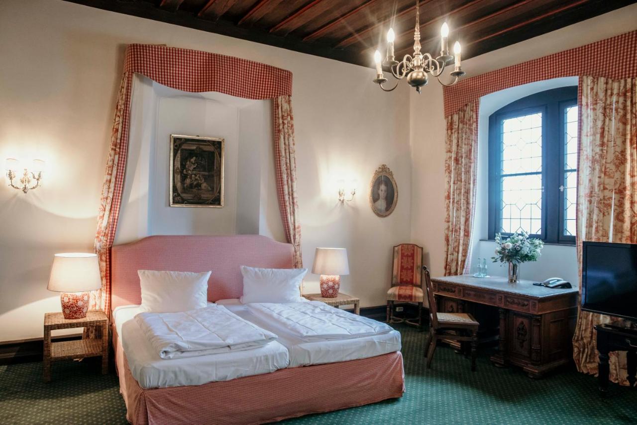 Schlosshotel Goetzenburg Ягстхаузен Экстерьер фото